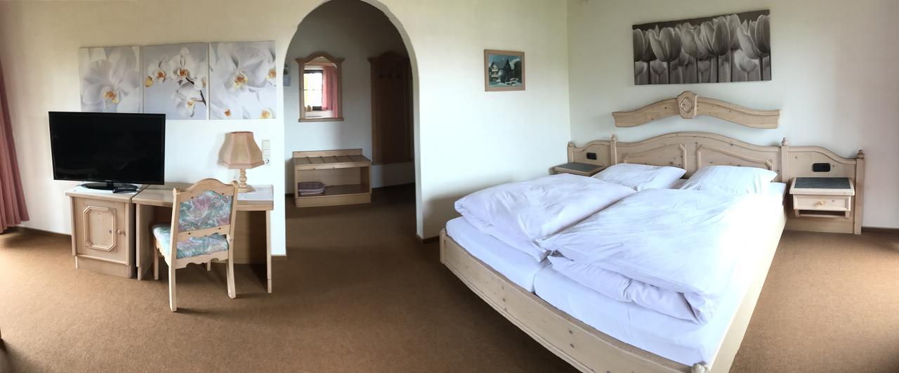Hotel Bergblick วาร์เมนชไตนาค ภายนอก รูปภาพ
